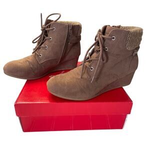 True Craft Pippa Bootie Boots Mushroom Color - Size Women's 5